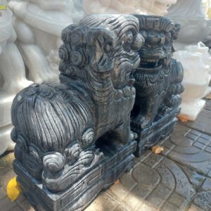 Con nghê đá đen nhỏ