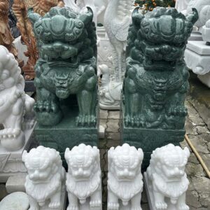 Kỳ Lân đá đặt cổng xanh